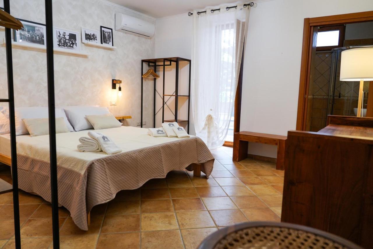 Familiainn Rooms & Apartments Помпей Екстериор снимка