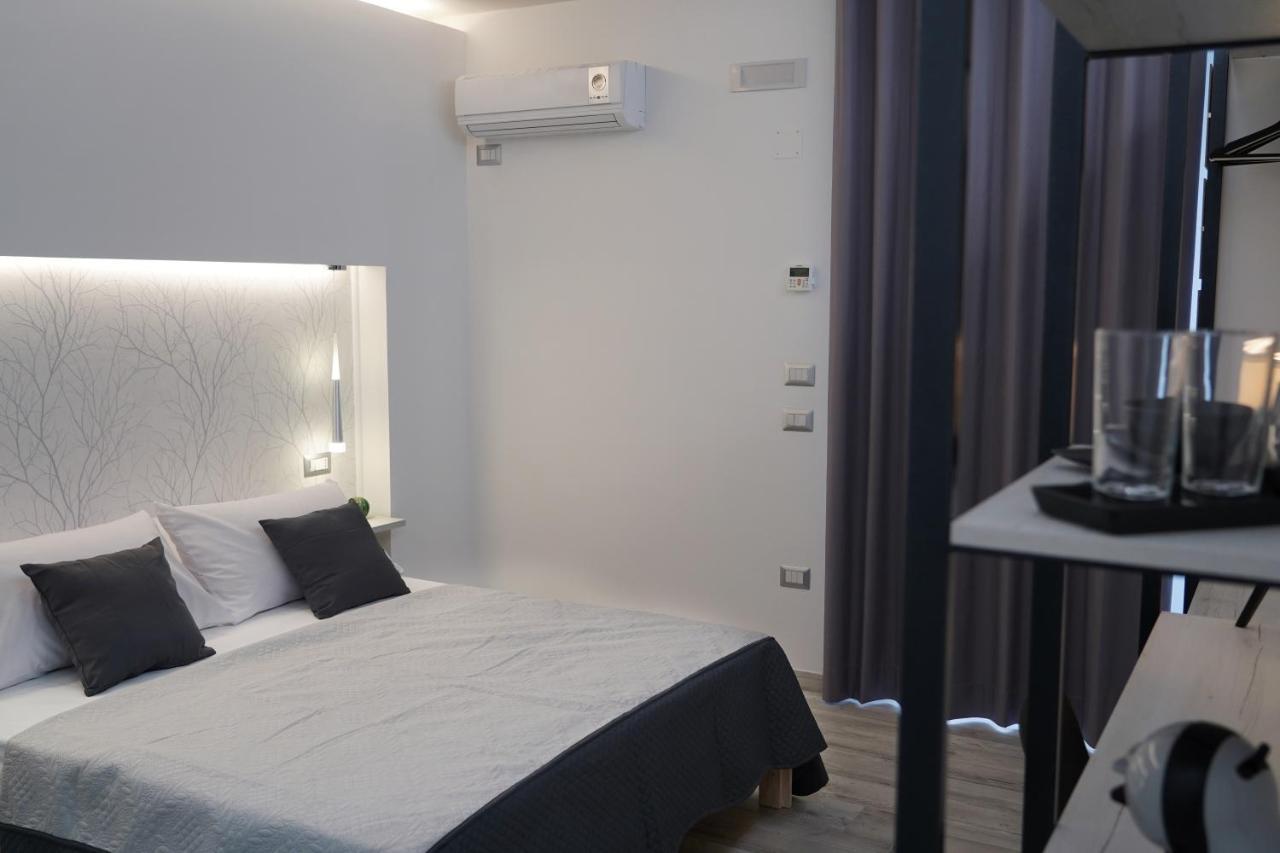 Familiainn Rooms & Apartments Помпей Екстериор снимка