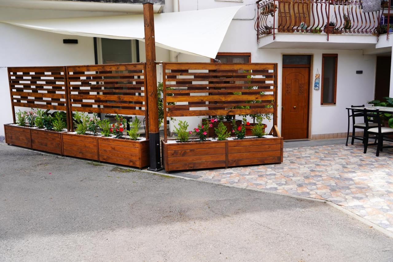 Familiainn Rooms & Apartments Помпей Екстериор снимка